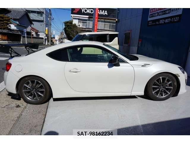Toyota 86 2017-06 218693-16