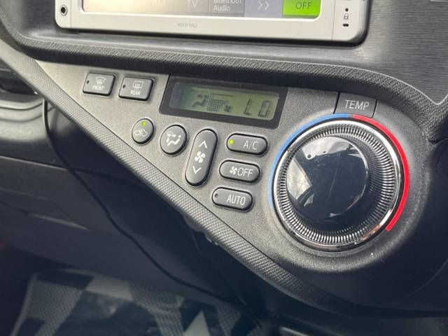 Toyota AQUA 2012-12 196061-6