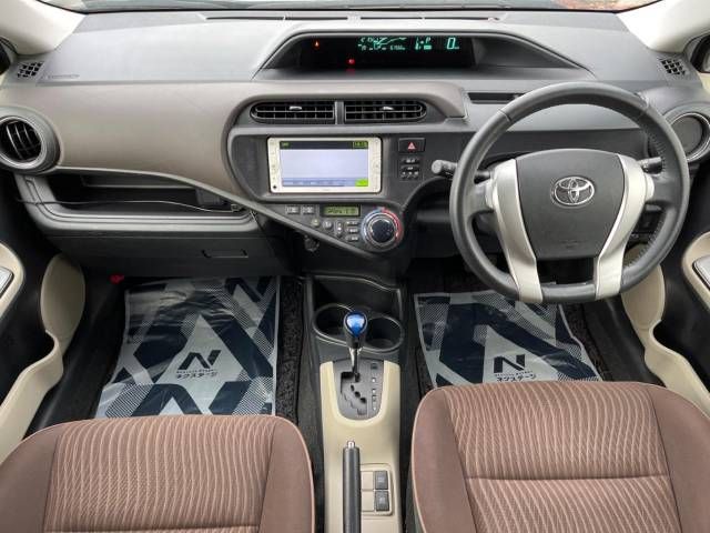 Toyota AQUA 2012-12 196061-1