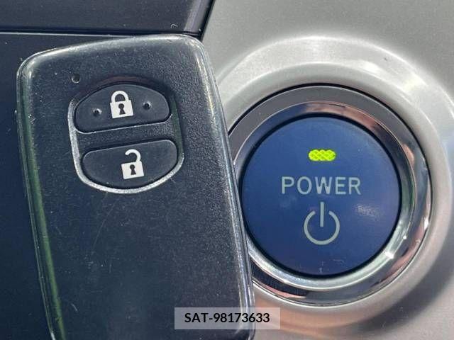 Toyota PRIUS ALPHA 2013-08 282500-7