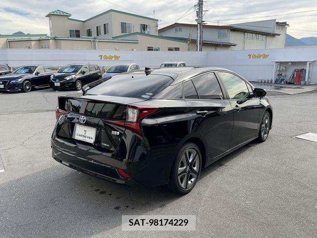Toyota PRIUS 2020-10 330990-7
