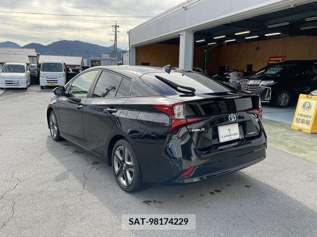 Toyota PRIUS 2020-10 330990-8