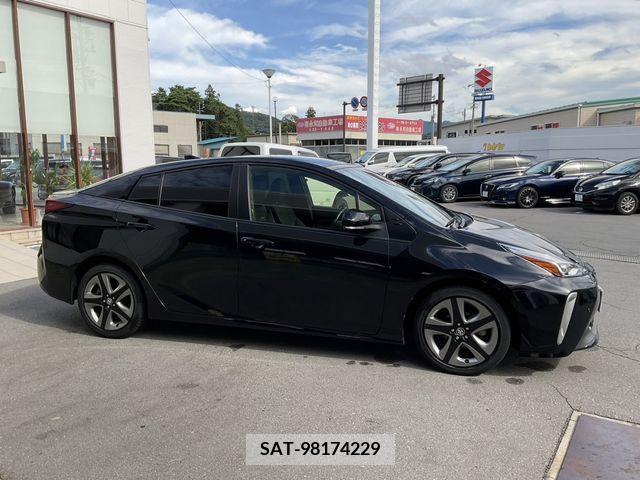 Toyota PRIUS 2020-10 330990-3