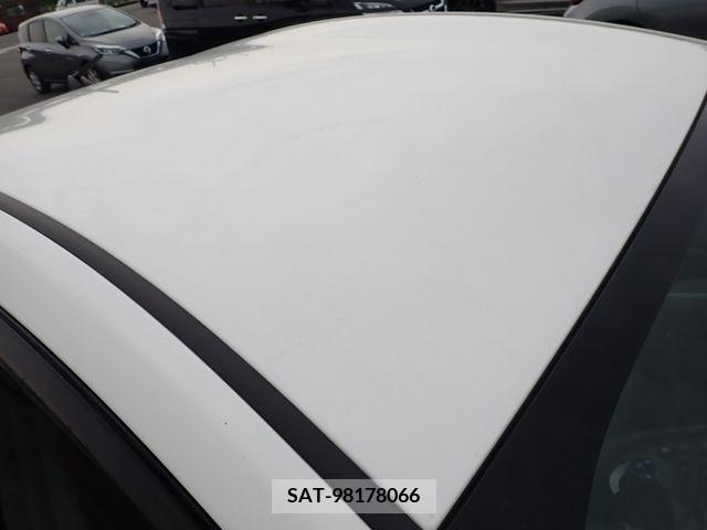 Toyota PRIUS 2011-06 384447-10