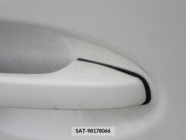 Toyota PRIUS 2011-06 384447-11