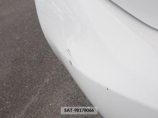 Toyota PRIUS 2011-06 384447-26
