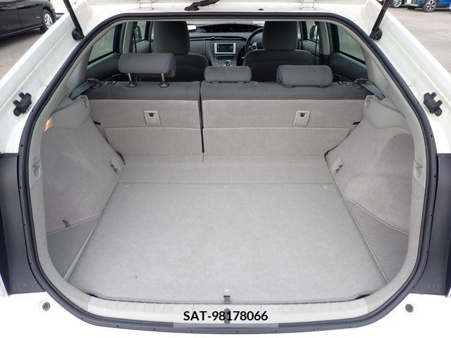 Toyota PRIUS 2011-06 384447-20