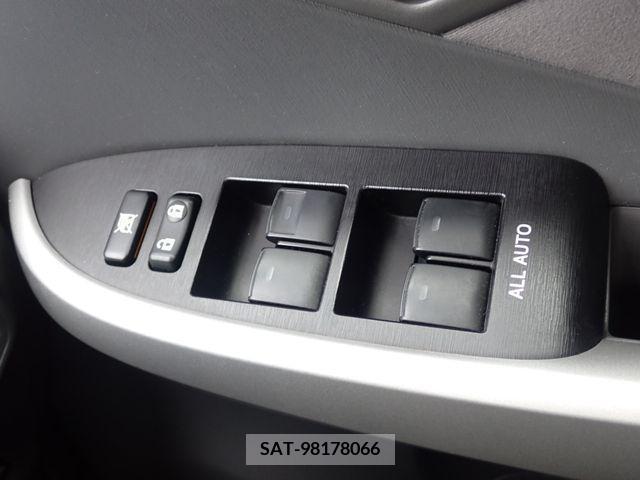Toyota PRIUS 2011-06 384447-17