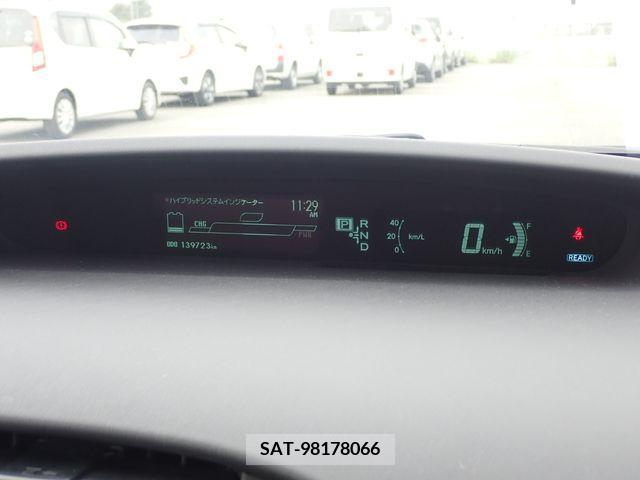 Toyota PRIUS 2011-06 384447-12