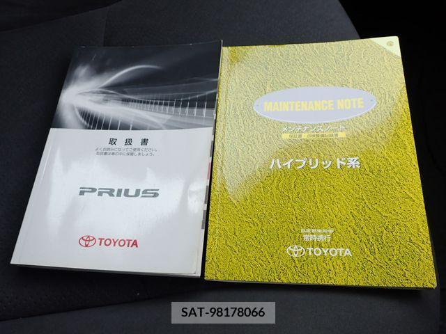 Toyota PRIUS 2011-06 384447-23
