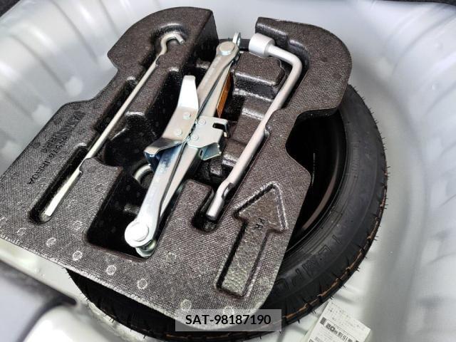 Nissan MARCH 2022-05 386409-27