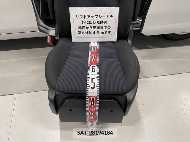 Toyota NOAH 2014-09 371947-9
