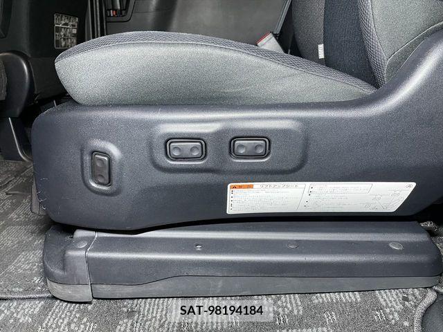 Toyota NOAH 2014-09 371947-7