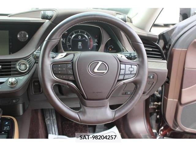 Lexus LS 2019-01 233362-16