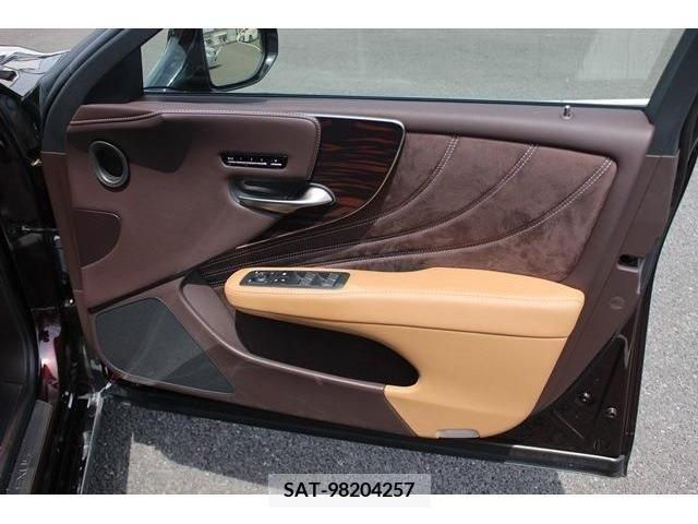 Lexus LS 2019-01 233362-11