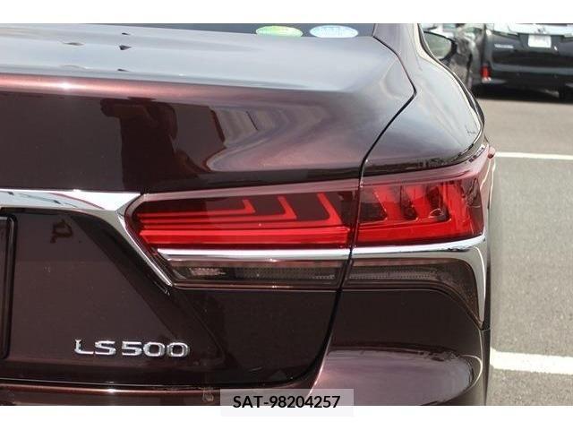 Lexus LS 2019-01 233362-10