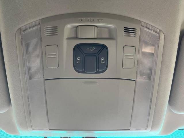 Toyota VELLFIRE 2012-11 8243-5