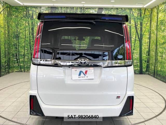 Toyota NOAH 2017-11 321558-16