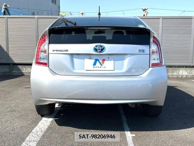 Toyota PRIUS 2014-09 385905-13