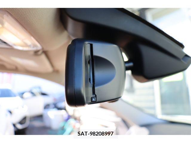 Toyota VOXY 2019-04 217076-12