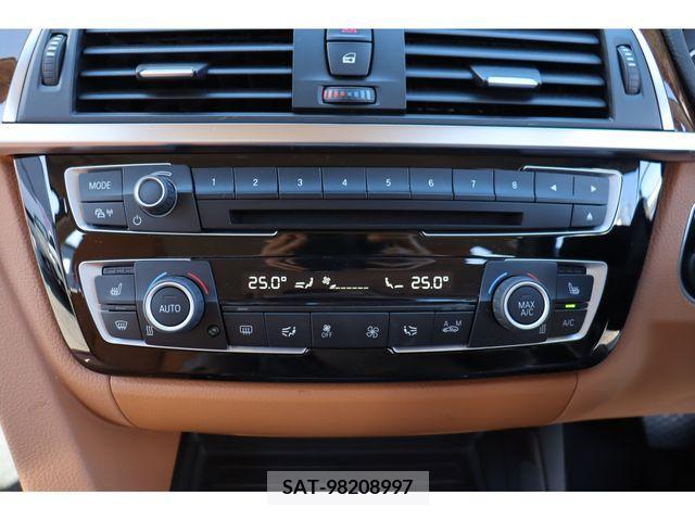Toyota VOXY 2019-04 217076-13