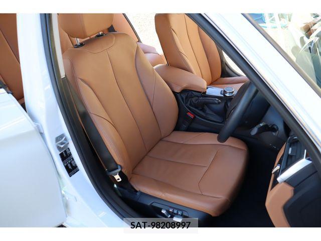 Toyota VOXY 2019-04 217076-2