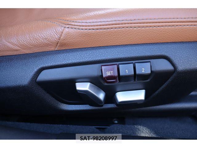Toyota VOXY 2019-04 217076-8
