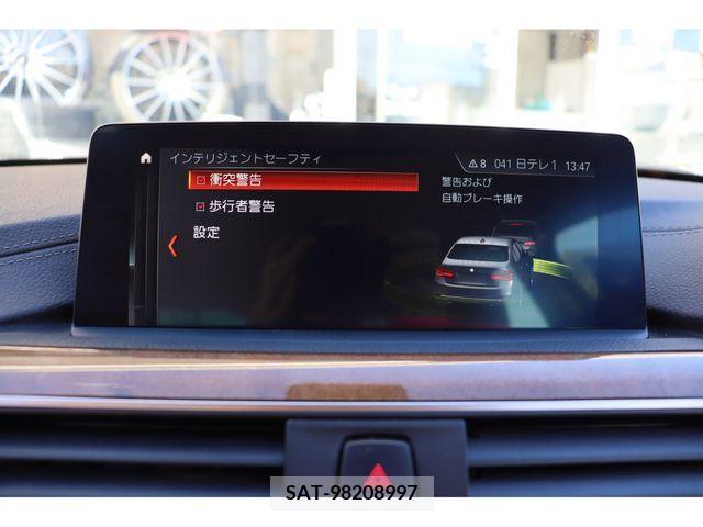 Toyota VOXY 2019-04 217076-10