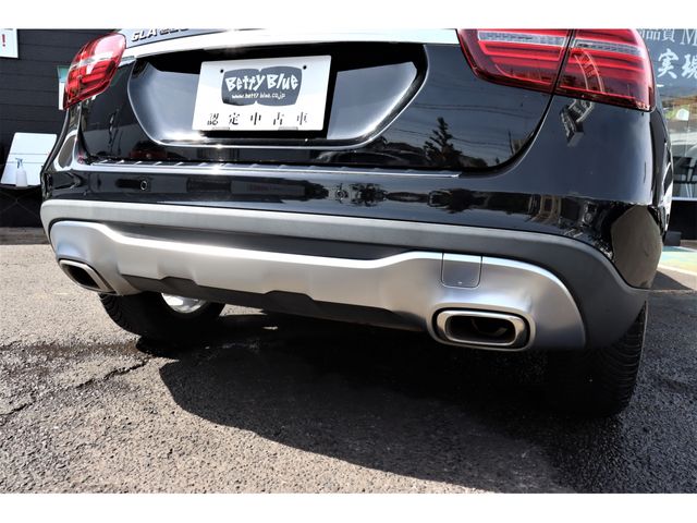 Mercedes Benz GLA-CLASS 2017-01 2761-15