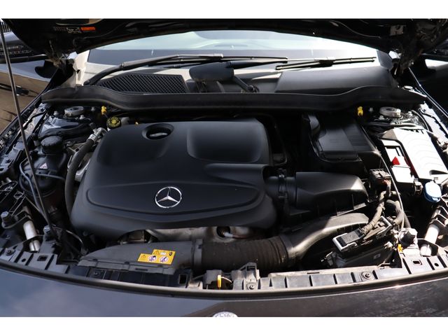 Mercedes Benz GLA-CLASS 2017-01 2761-21