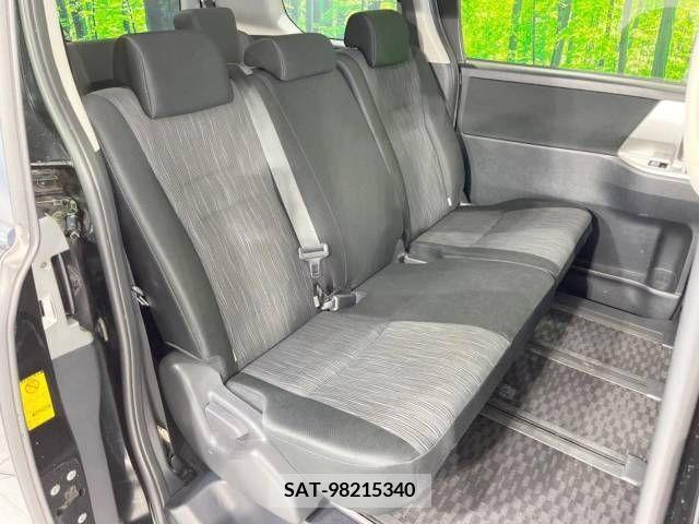Toyota VOXY 2011-08 395007-9