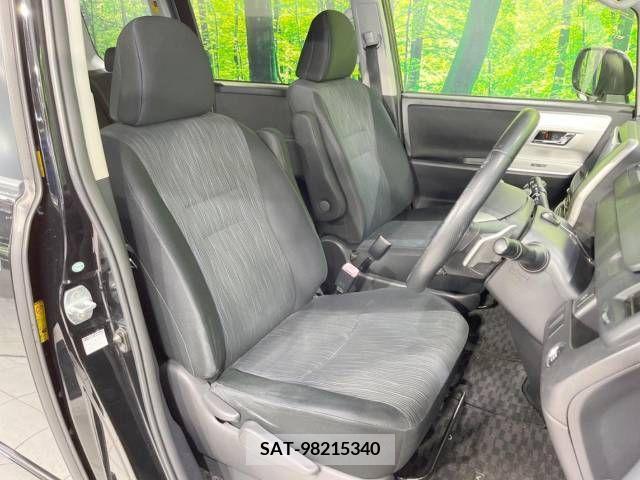 Toyota VOXY 2011-08 395007-8