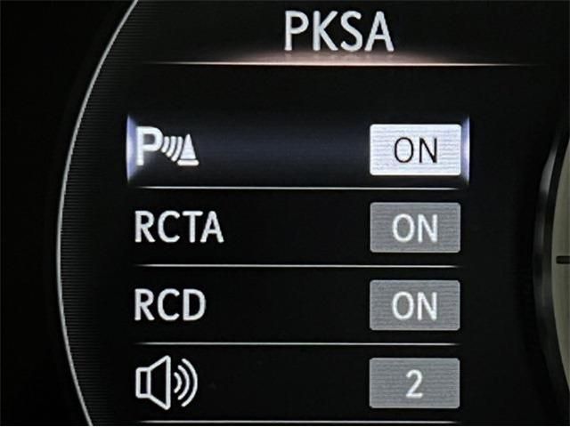 Lexus LS 2021-03 185460-14