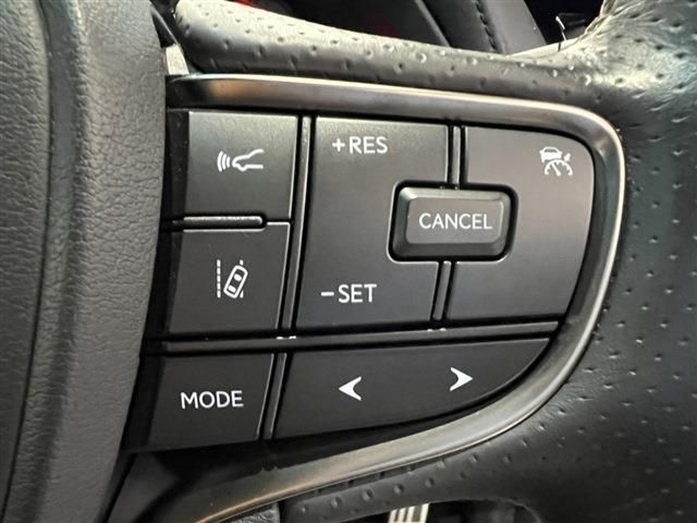 Lexus LS 2021-03 185460-13