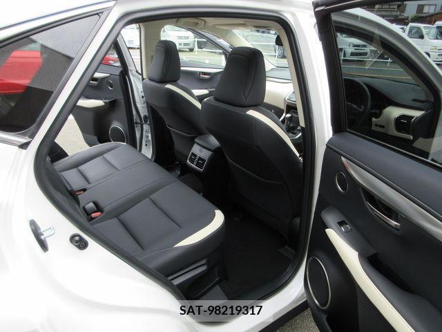 Lexus NX 2019-01 353944-8