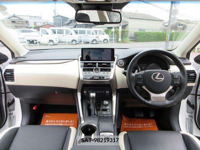 Lexus NX 2019-01 353944-12