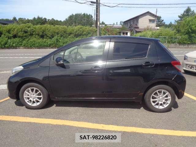 Toyota VITZ 2013-07 201520-6