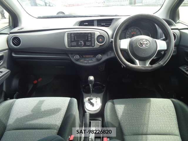 Toyota VITZ 2013-07 201520-7