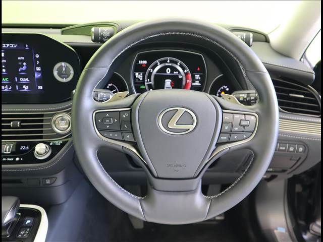 Lexus LS 2021-03 20046-8