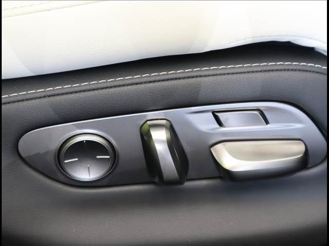 Lexus LS 2021-03 20046-21