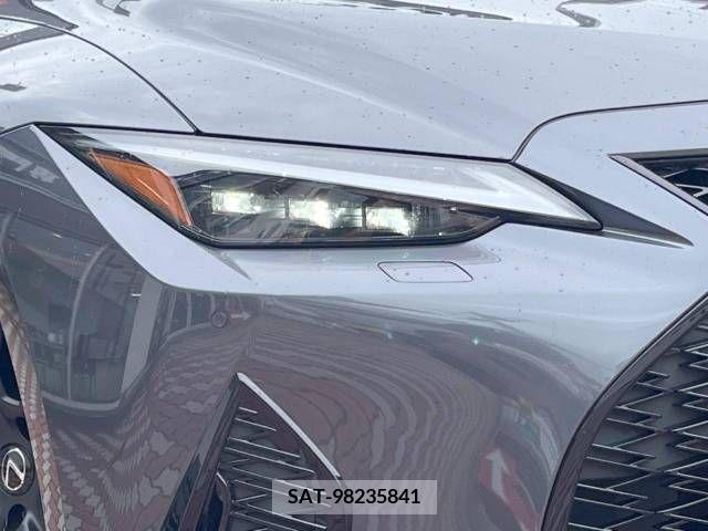 Lexus IS 2022-04 388370-12