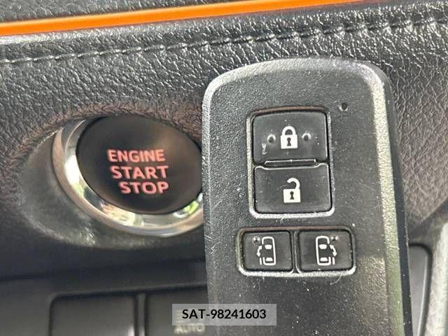 Toyota SIENTA 2016-01 336349-7