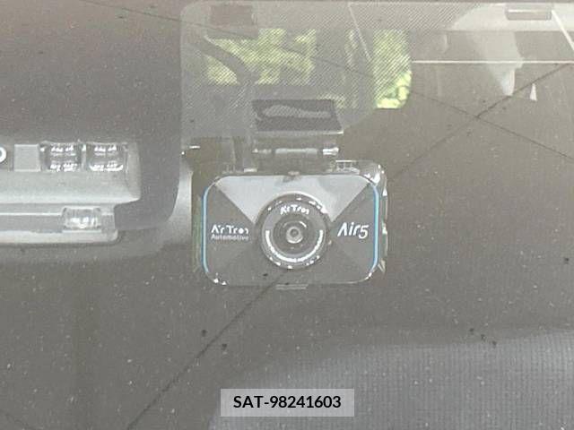 Toyota SIENTA 2016-01 336349-6