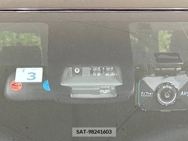 Toyota SIENTA 2016-01 336349-4