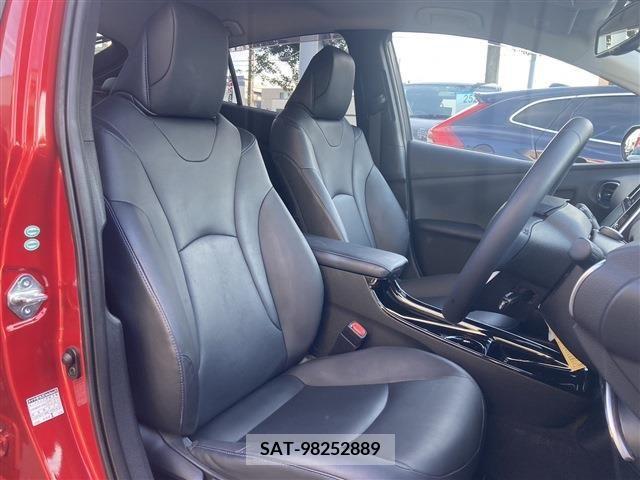 Toyota PRIUS 2017-12 366526-19