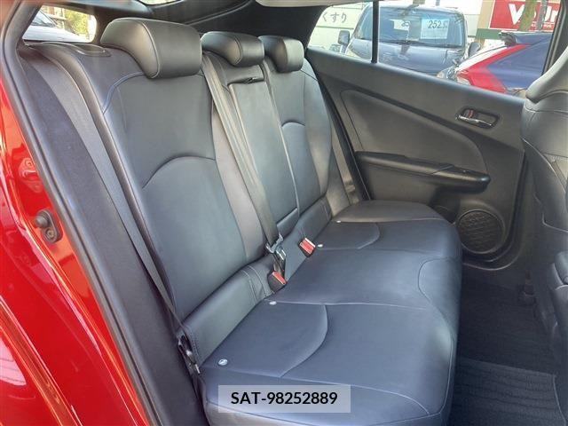 Toyota PRIUS 2017-12 366526-18