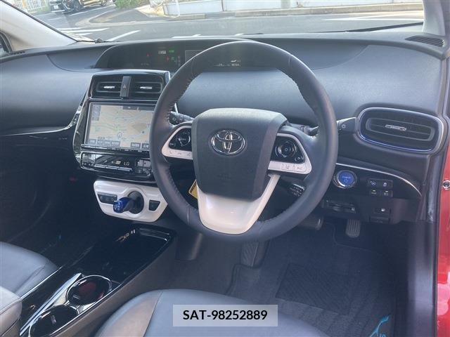 Toyota PRIUS 2017-12 366526-5