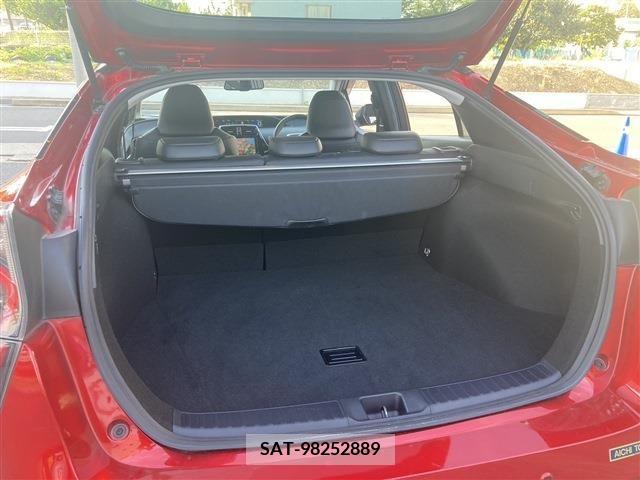 Toyota PRIUS 2017-12 366526-17