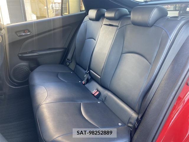 Toyota PRIUS 2017-12 366526-16