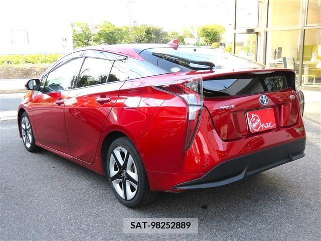 Toyota PRIUS 2017-12 366526-3